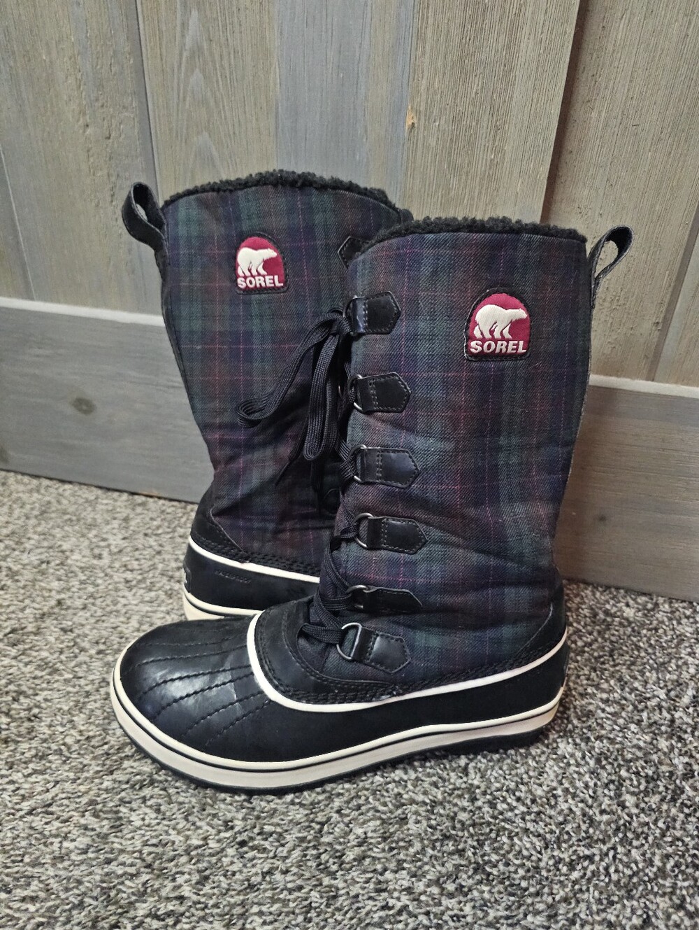 Sorel Tivoli High Plaid Winter Snow Boots Womens Size 8